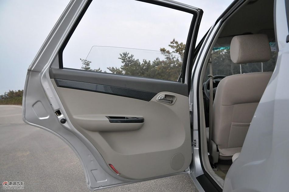 力帆520领航舒适型内饰