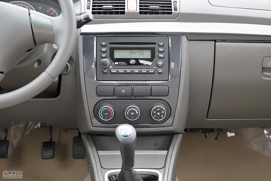 力帆520领航舒适型内饰