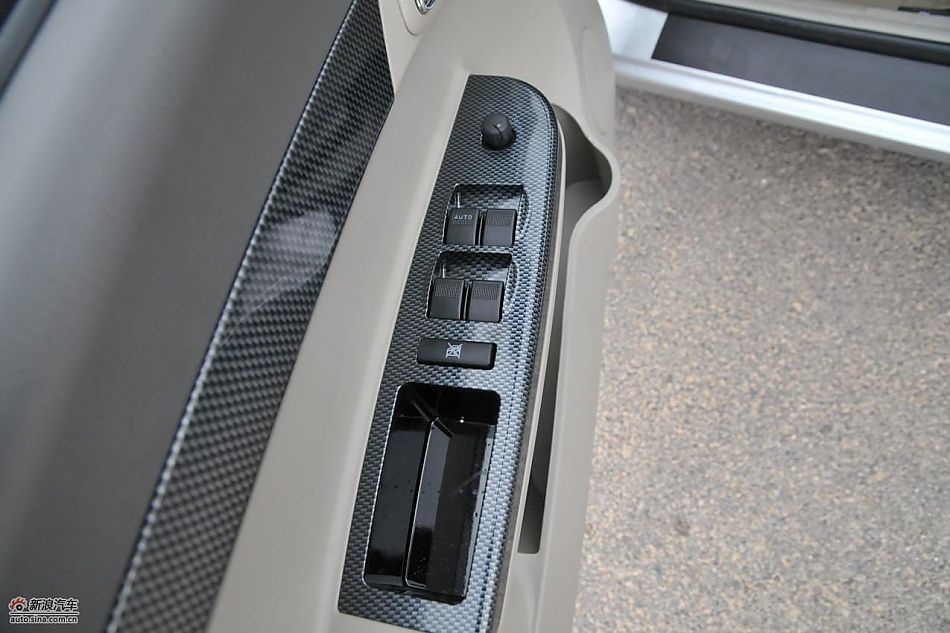 力帆520领航舒适型内饰