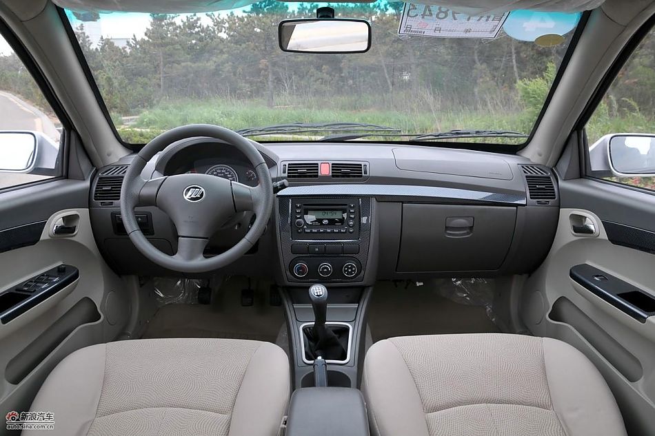力帆520领航舒适型内饰