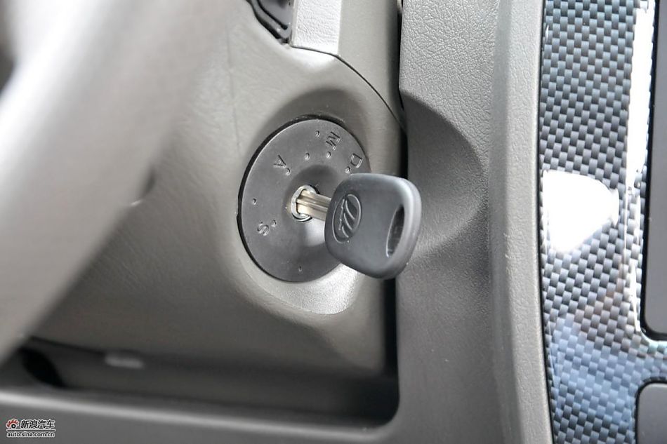 力帆520领航舒适型内饰