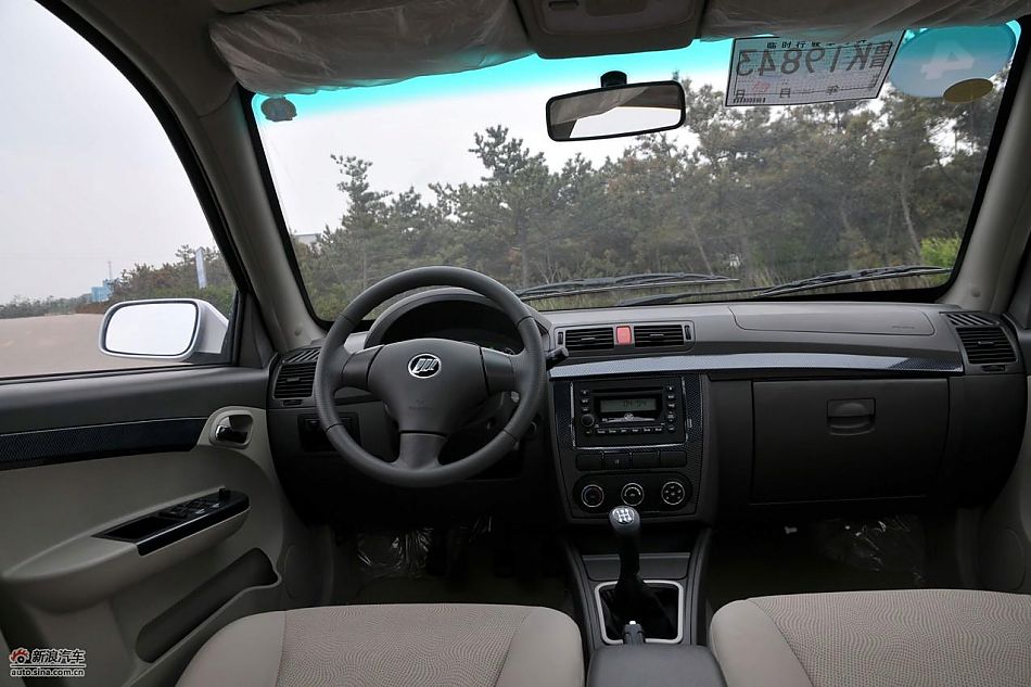 力帆520领航舒适型内饰