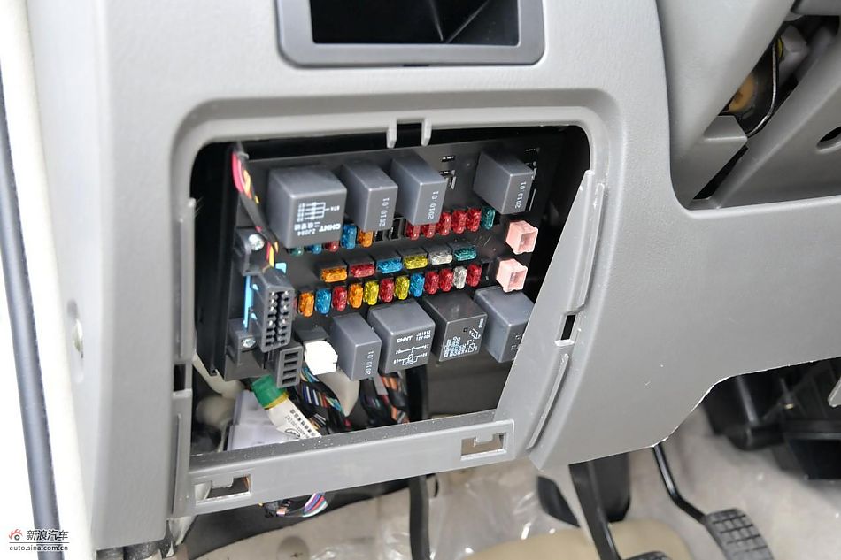 力帆520领航舒适型内饰