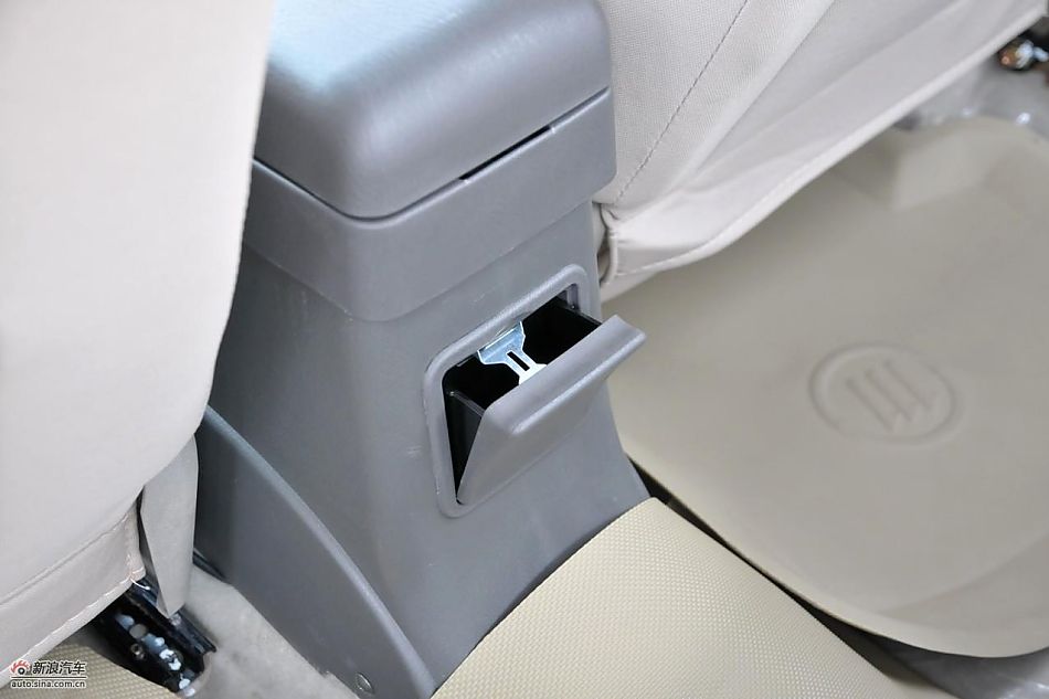 力帆520领航舒适型内饰