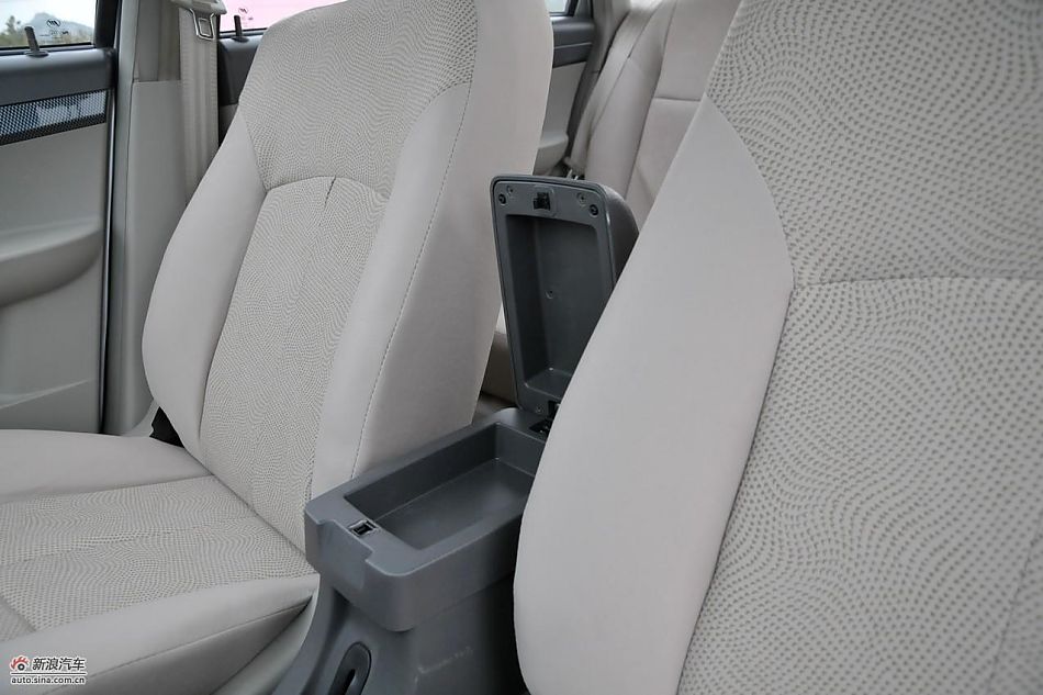 力帆520领航舒适型内饰