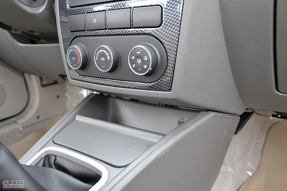 力帆520领航舒适型内饰