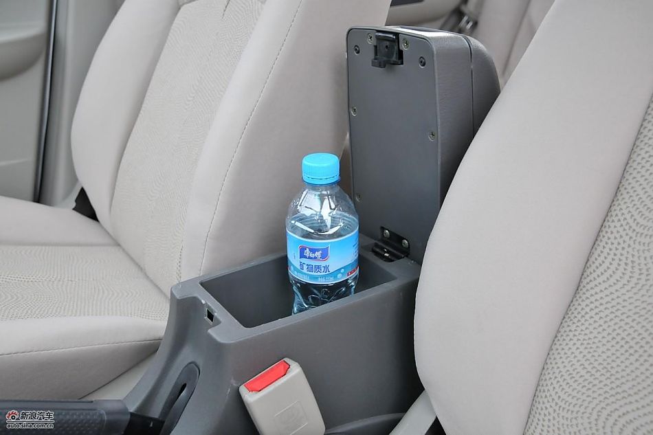 力帆520领航舒适型内饰