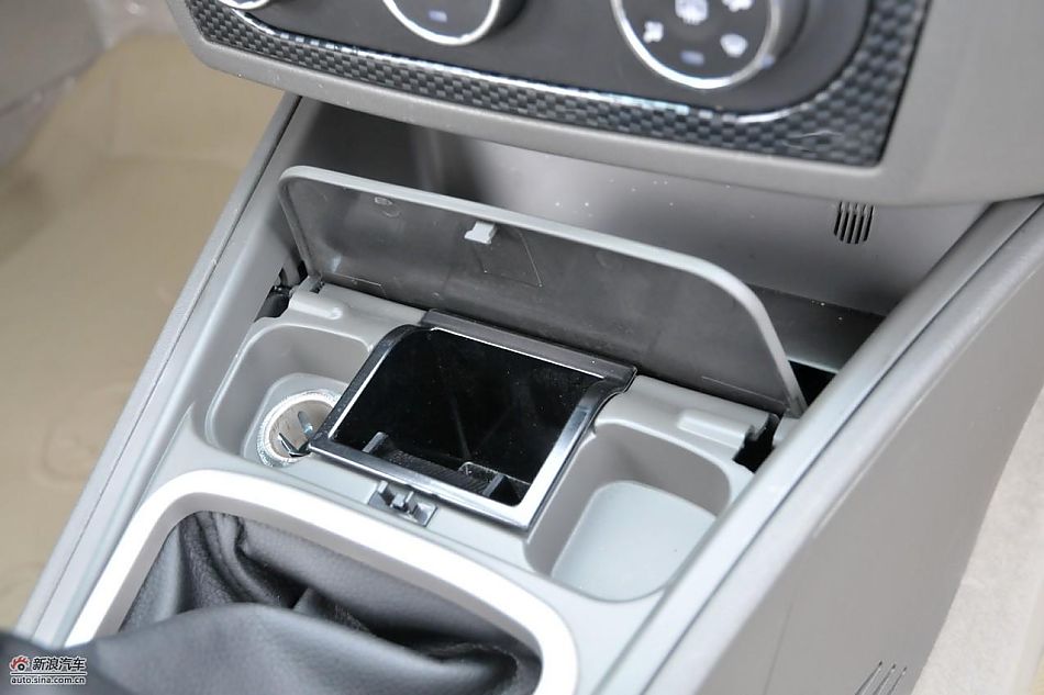 力帆520领航舒适型内饰