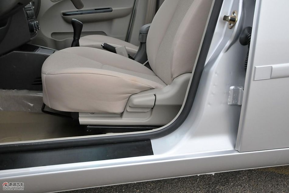 力帆520领航舒适型内饰