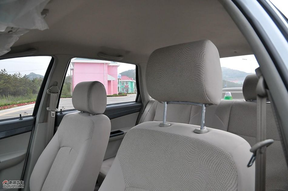力帆520领航舒适型内饰