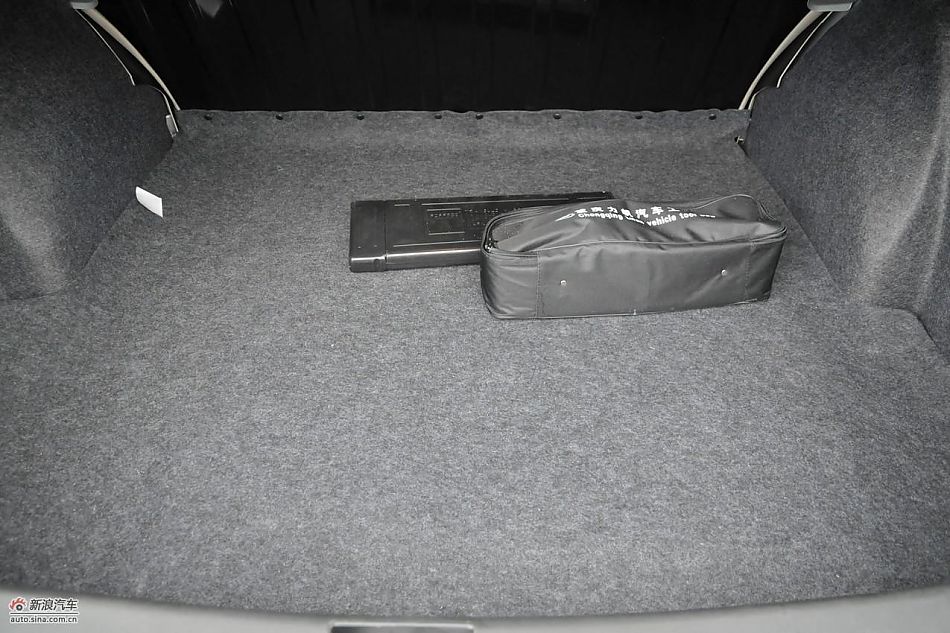 力帆520领航舒适型车身细节