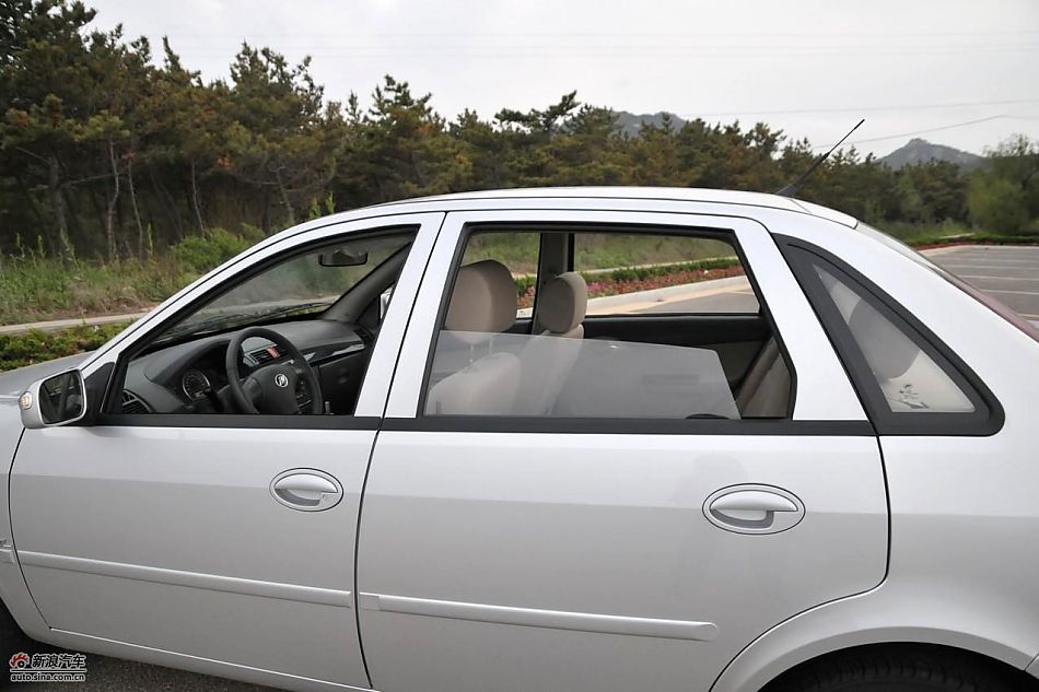 力帆520领航舒适型内饰