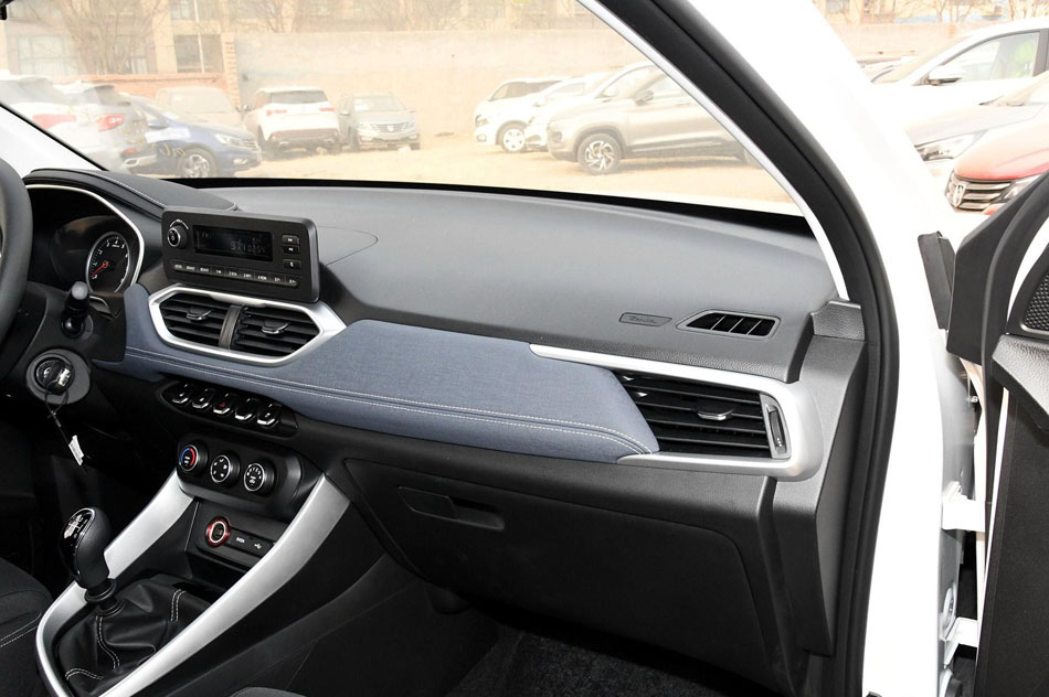 2018款 1.5T 手动舒适型 内饰