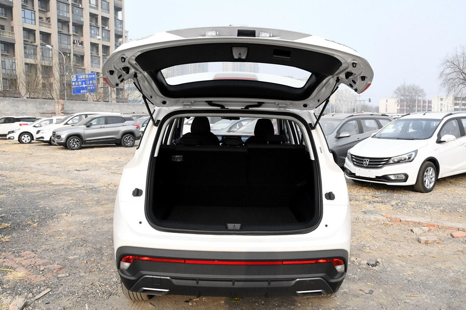 2018款 1.5T 手动舒适型 座椅空间