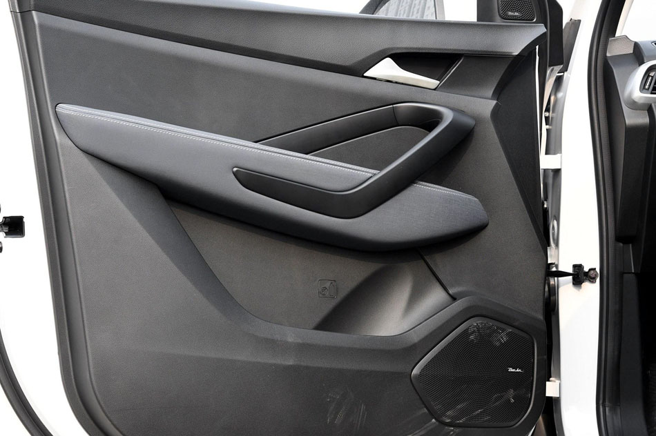 2018款 1.5T 手动舒适型 座椅空间