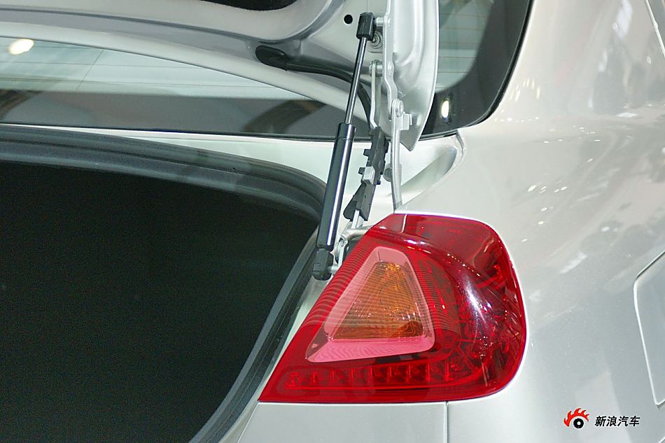 华晨中华新骏捷