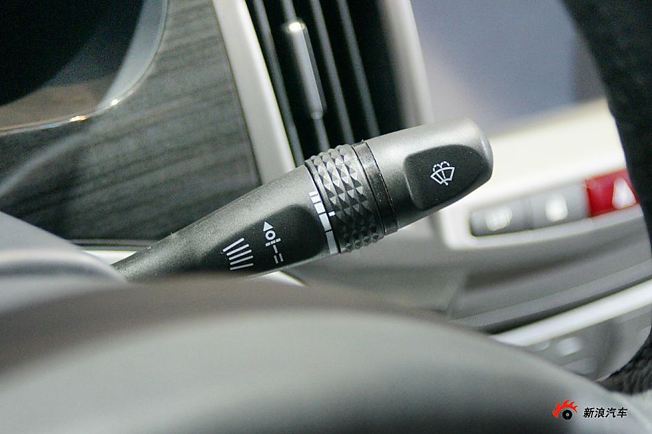 华晨中华新骏捷