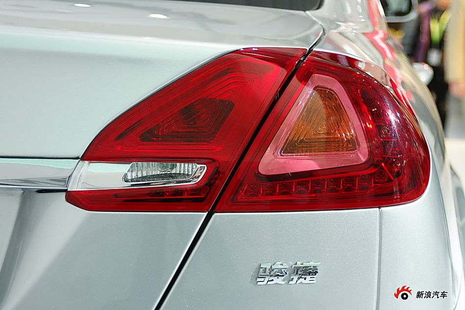 华晨中华新骏捷