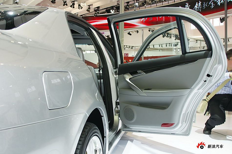 华晨中华新骏捷