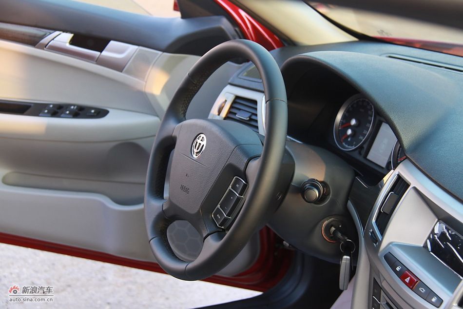 新骏捷上市-内饰实拍