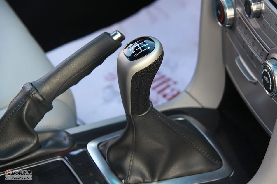 新骏捷上市-内饰实拍