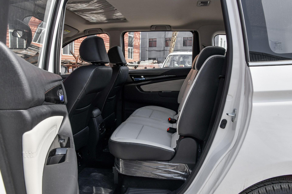 2018款 A600 1.5L 手动豪华型 座椅空间