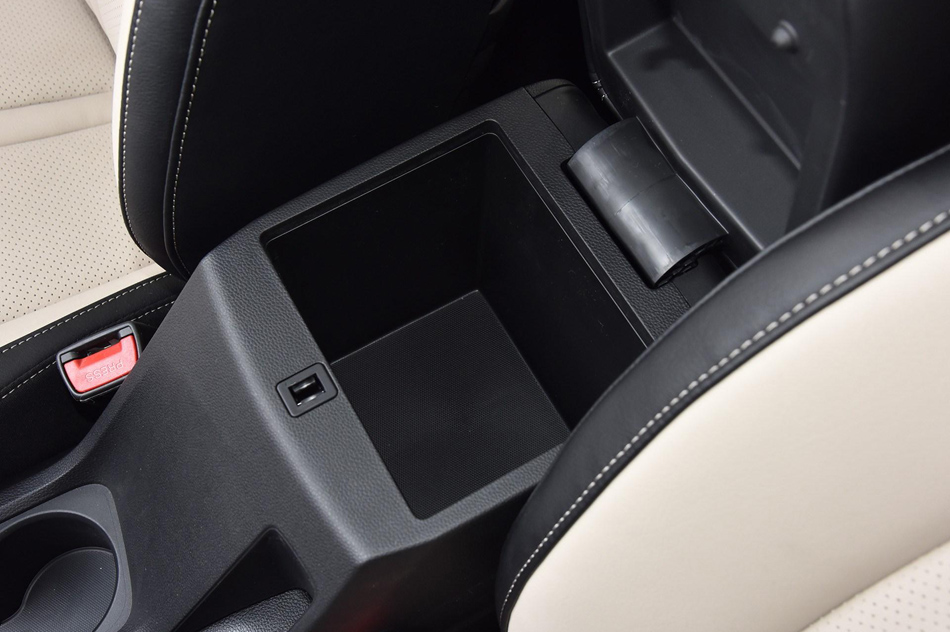 2018款 1.5L 手动豪华型 座椅空间