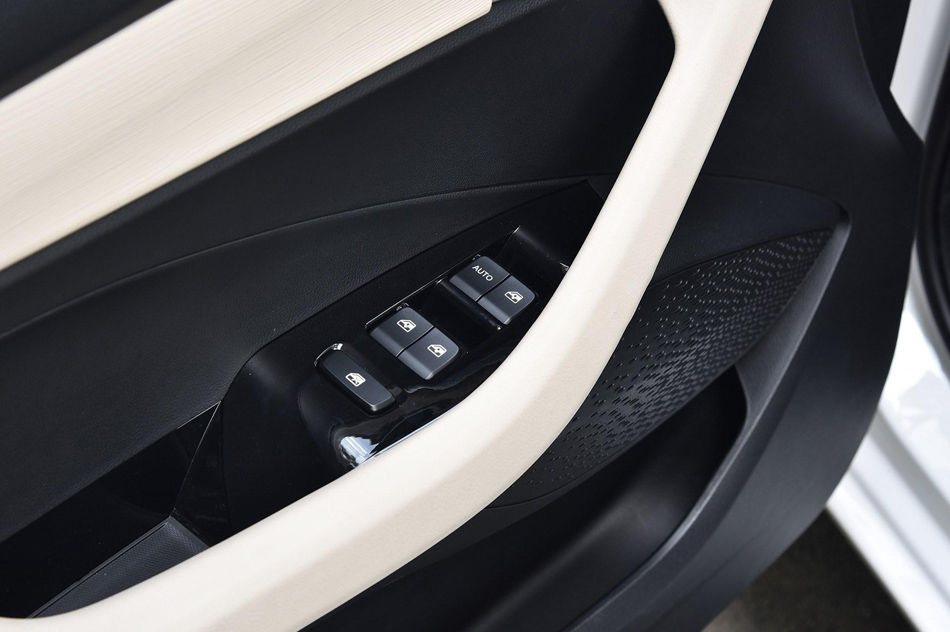 2018款 1.5L 手动豪华型 座椅空间