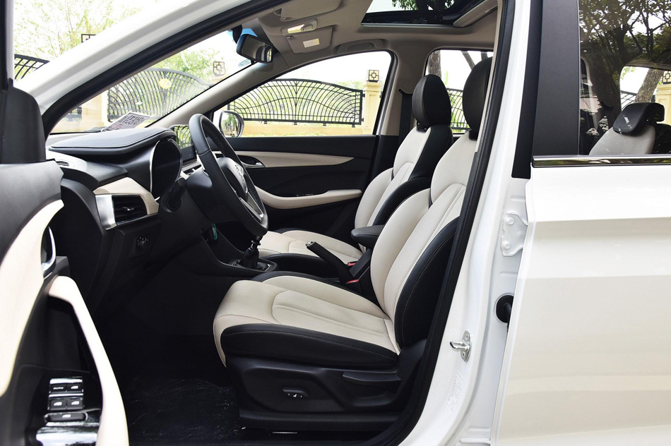 2018款 1.5L 手动豪华型 座椅空间