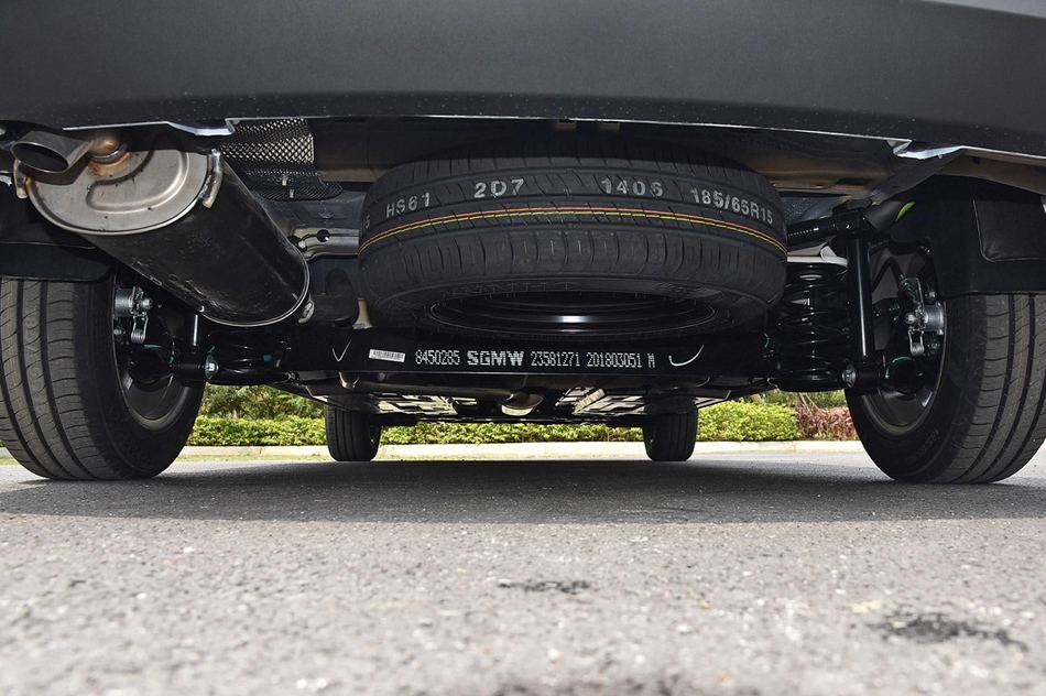 2018款 1.5L 手动豪华型 引擎底盘