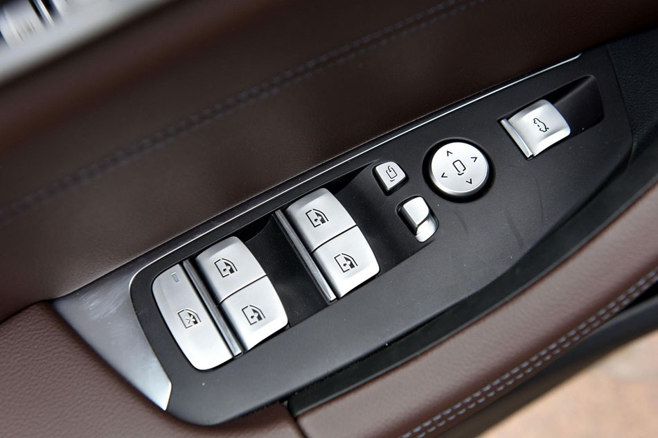 2018 xDrive25i װ οռ