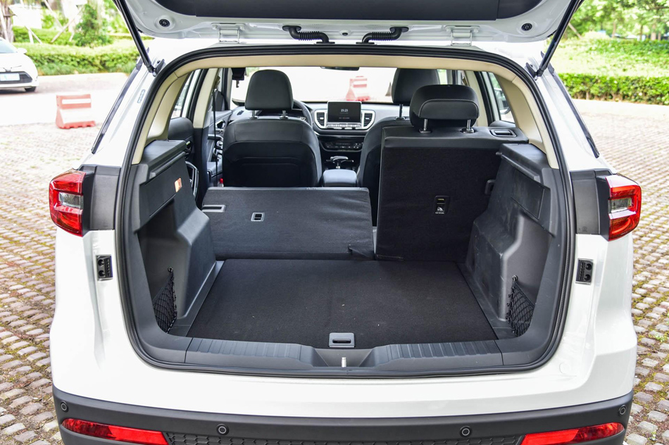 2018款 1.2T 自动尊贵智悦型 座椅空间