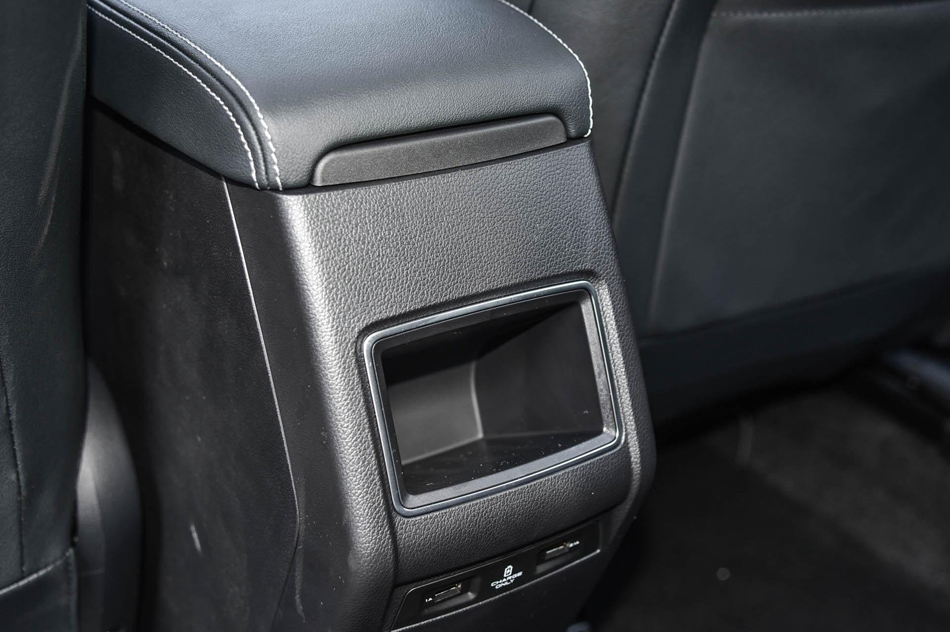 2018款 1.2T 自动尊贵智悦型 座椅空间