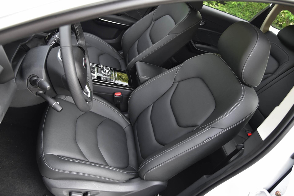 2018款 1.2T 自动尊贵智悦型 座椅空间