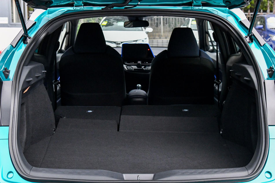 2018款 2.0L 豪华版 座椅空间