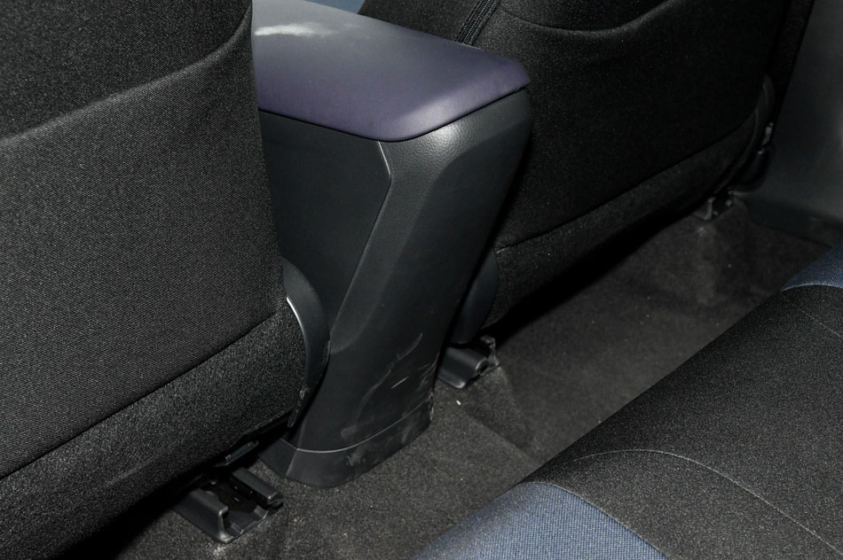 2018款 2.0L 豪华版 座椅空间