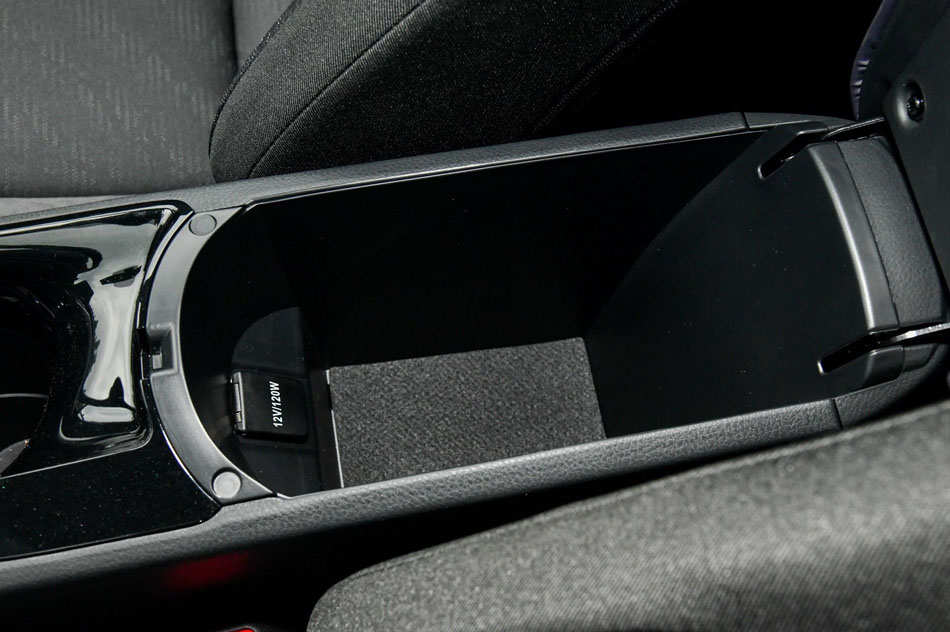 2018款 2.0L 豪华版 座椅空间