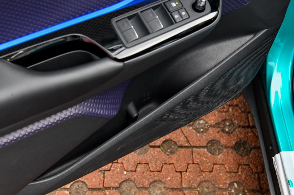 2018款 2.0L 豪华版 座椅空间