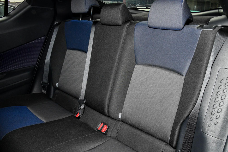 2018款 2.0L 豪华版 座椅空间