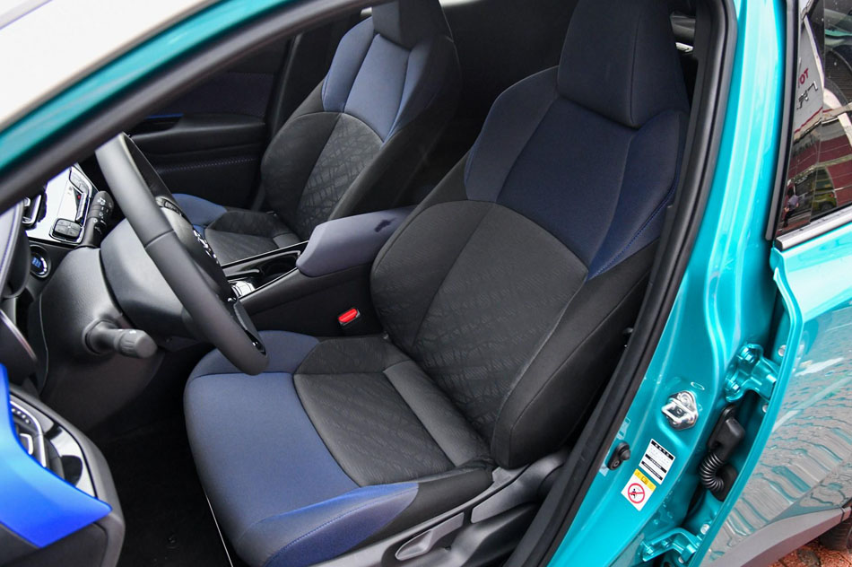 2018款 2.0L 豪华版 座椅空间