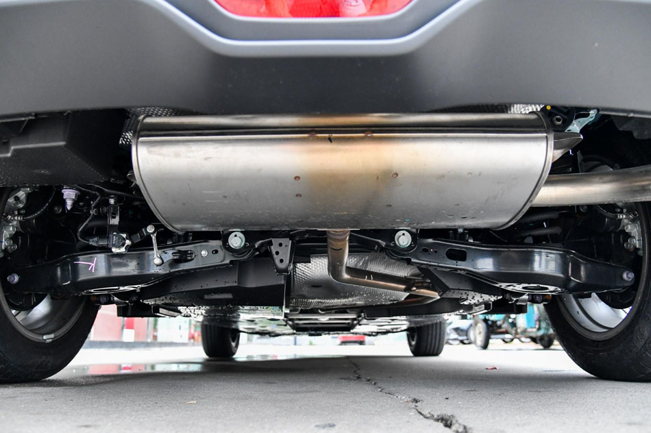 2018款 2.0L 豪华版 引擎底盘