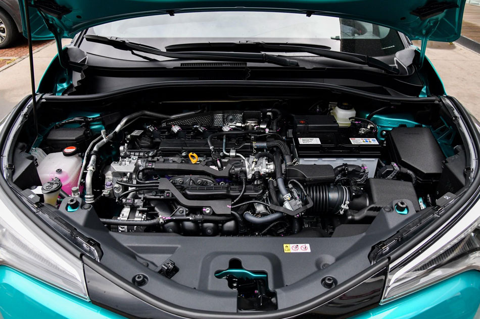 2018款 2.0L 豪华版 引擎底盘