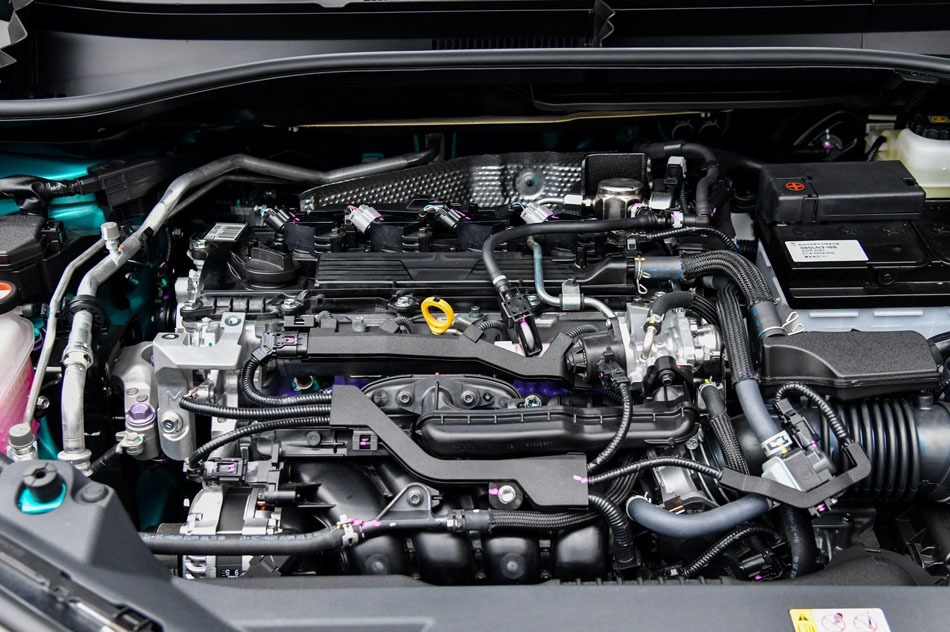 2018款 2.0L 豪华版 引擎底盘