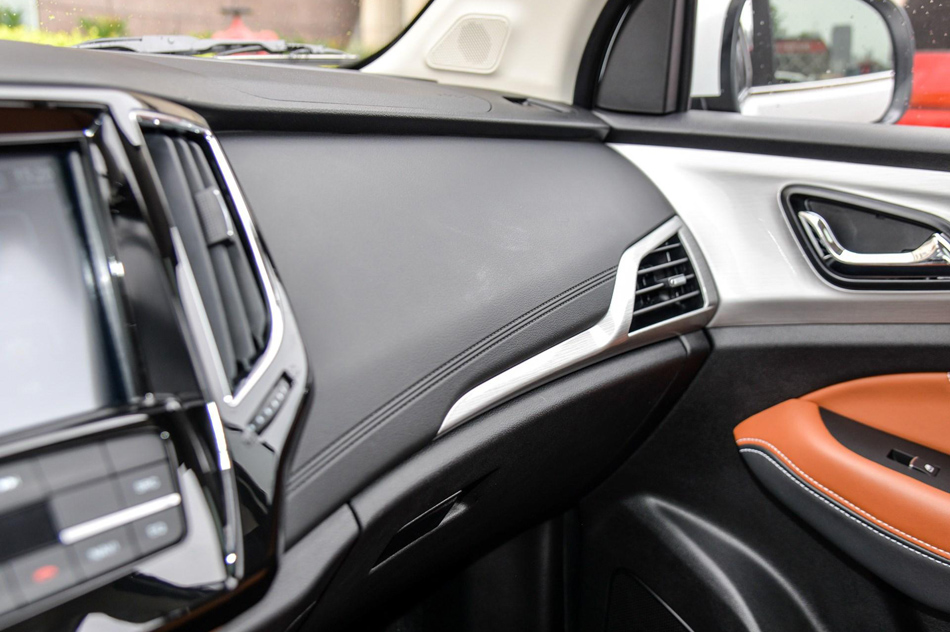 2018款 1.3T CVT豪华型 内饰