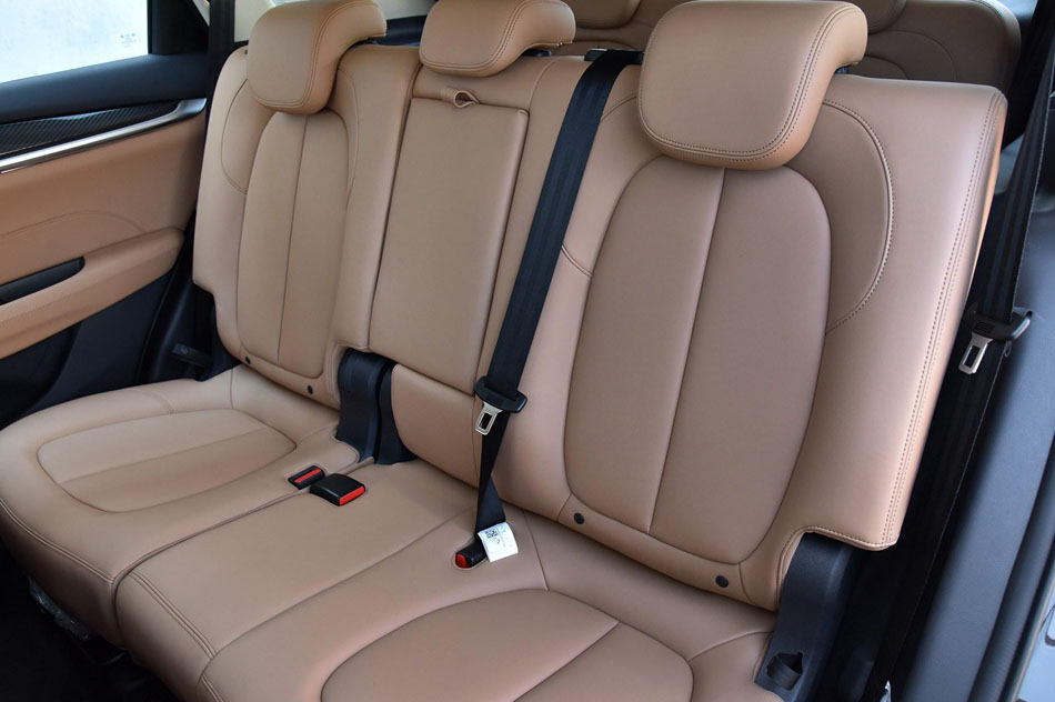 2018款 280T DCT旗舰型 7座 座椅空间