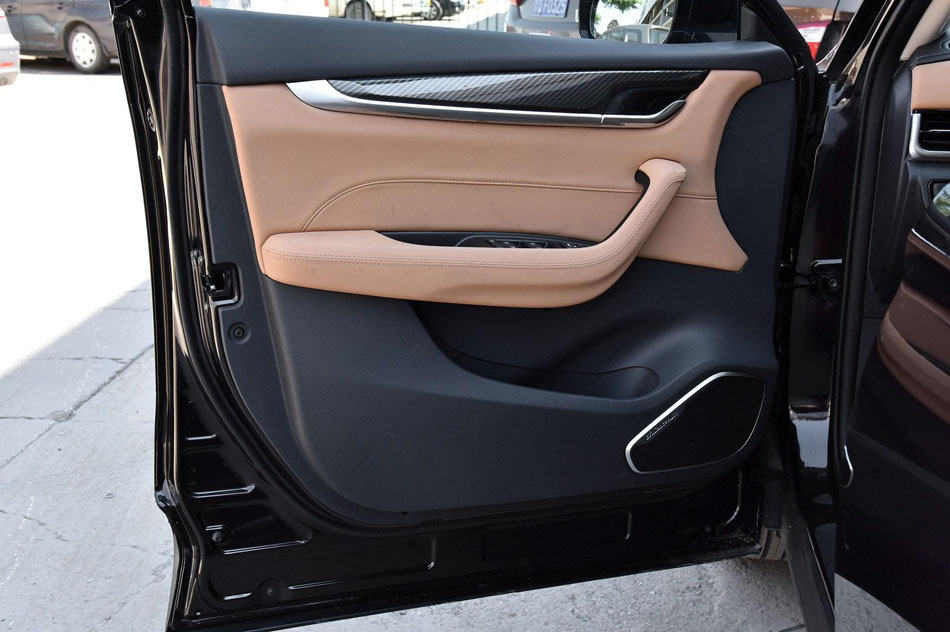 2018款 280T DCT旗舰型 7座 座椅空间