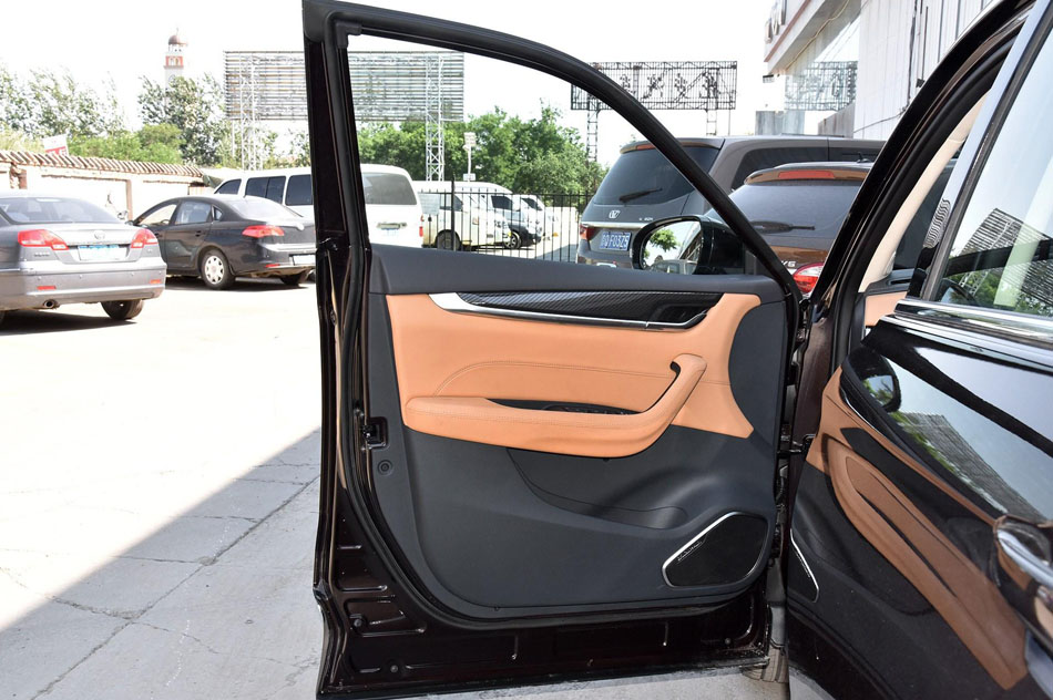 2018款 280T DCT旗舰型 7座 座椅空间