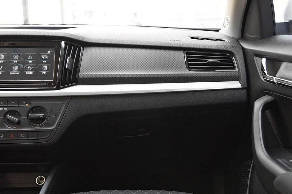 2018款 1.5L 自动标准版 内饰