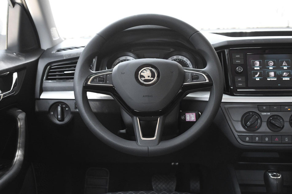 2018款 1.5L 自动标准版 内饰