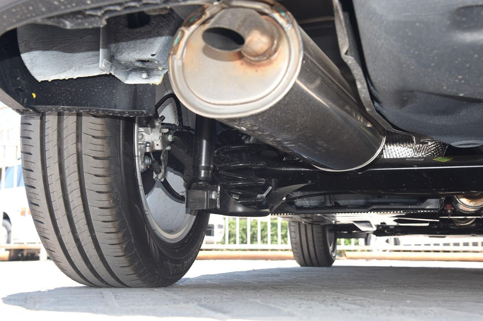 2018款 1.5L 自动标准版 引擎底盘